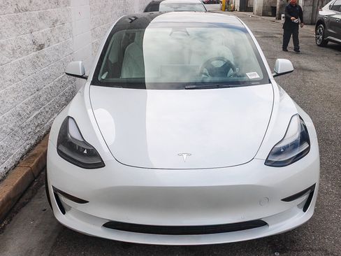 Used 2022 Tesla Model 3 RWD image 3