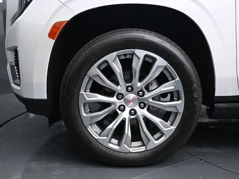 Used 2022 GMC Yukon XL Denali AWD/4WD image 17