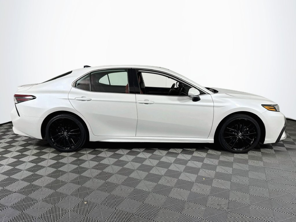 Used 2021 Toyota Camry XSE FWD image 8
