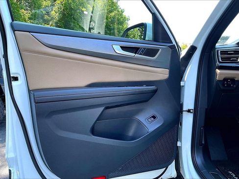 Used 2024 Volkswagen Atlas Cross Sport SE w/ Panoramic Sunroof Package AWD/4WD image 8