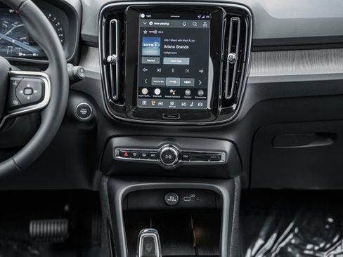 New 2026 Volvo XC40 B5 Plus w/ Protection Package Premier image 21