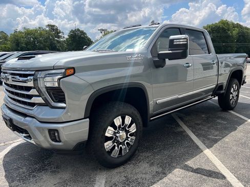 Used 2024 Chevrolet Silverado 2500 High Country w/ High Country Premium Package AWD/4WD image 24