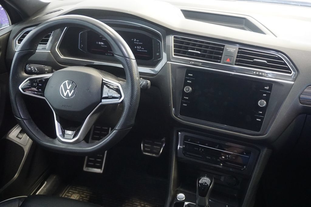 Used 2022 Volkswagen Tiguan SEL R-Line AWD/4WD image 29