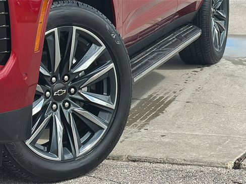 Used 2025 Chevrolet Tahoe Premier w/ Sun And Tow Package image 3