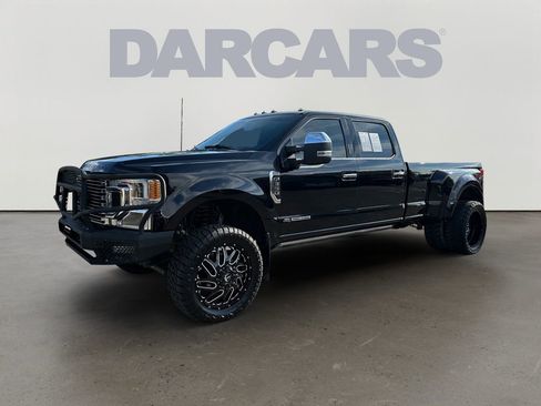 Used 2022 Ford F350 Platinum w/ FX4 Off-Road Package image 3
