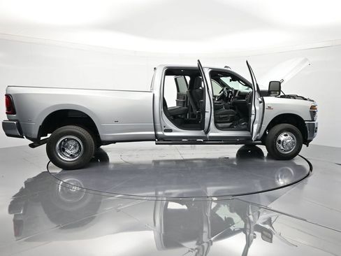 New 2026 RAM 3500 Tradesman AWD/4WD image 48