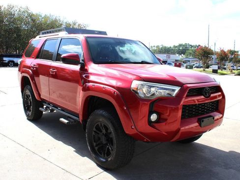 Used 2016 Toyota 4Runner SR5 AWD/4WD image 4