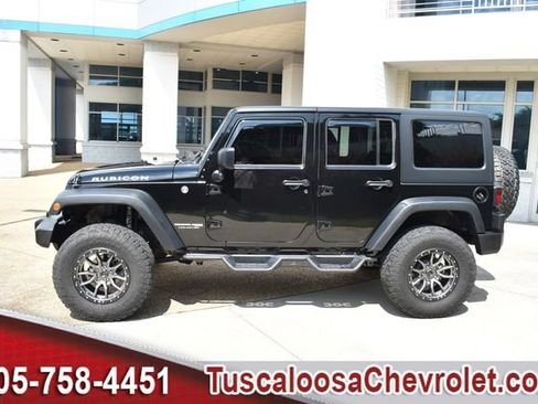 Used 2018 Jeep Wrangler Unlimited Rubicon w/ Connectivity Group AWD/4WD image 6