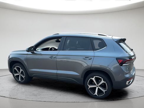 Used 2025 Volkswagen Taos SEL AWD/4WD image 10