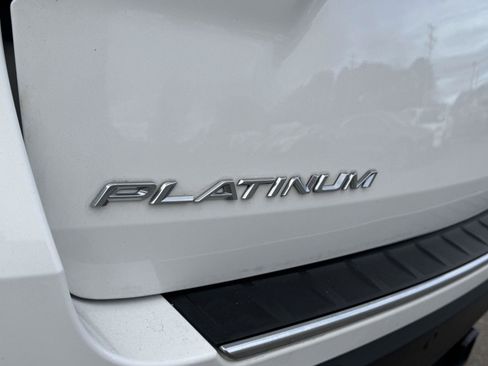 Used 2023 Ford Explorer Platinum w/ Technology Package image 12