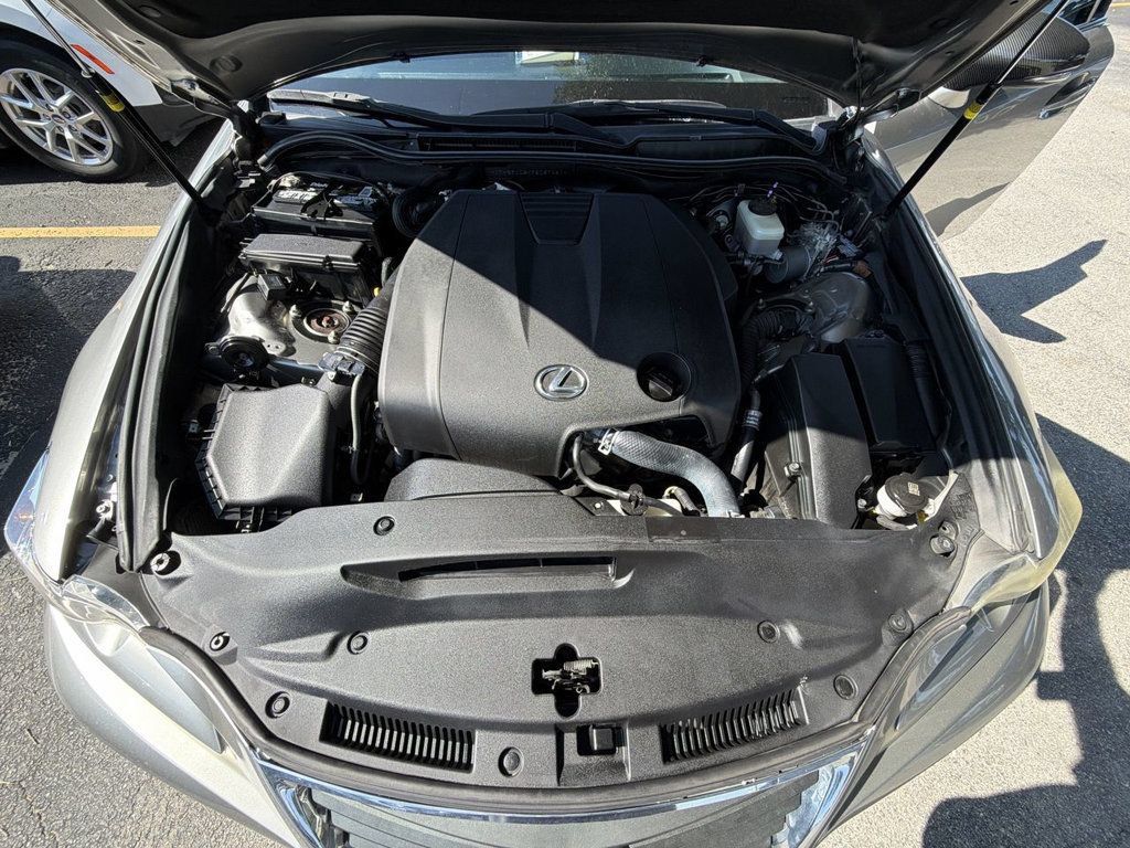 Used 2015 Lexus IS 250 RWD image 10