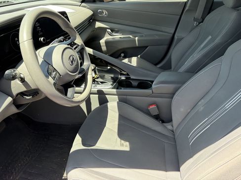 Used 2021 Hyundai Elantra SEL w/ Convenience + Premium Package FWD image 8