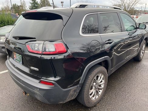 Used 2019 Jeep Cherokee Latitude Plus w/ Comfort/Convenience Group image 4