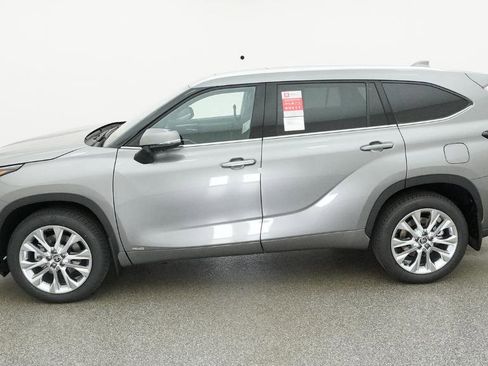 New 2026 Toyota Highlander Limited AWD/4WD image 6