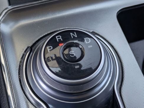 Used 2024 Ford Edge Titanium image 17