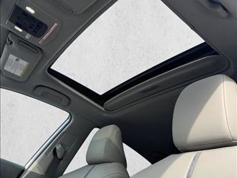 Used 2022 Toyota Camry SE image 21