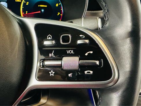 Used 2022 Mercedes-Benz GLC 300 4MATIC Coupe image 17