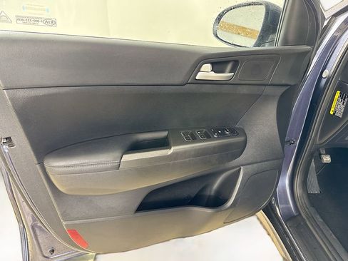 Used 2019 Kia Sportage LX image 9