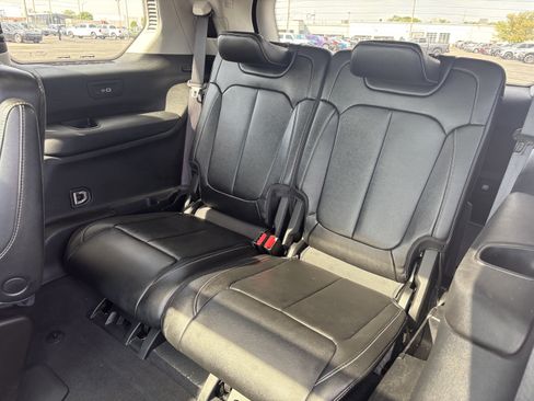 Used 2023 Jeep Grand Cherokee L Limited RWD image 27