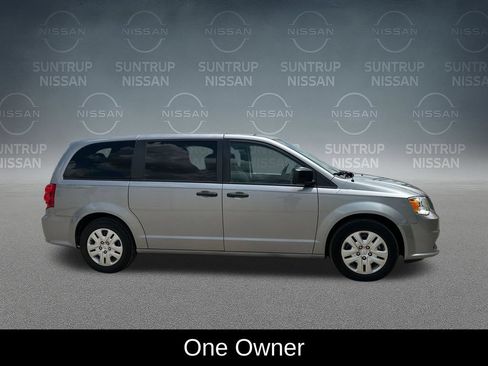 Used 2020 Dodge Grand Caravan SE FWD image 7
