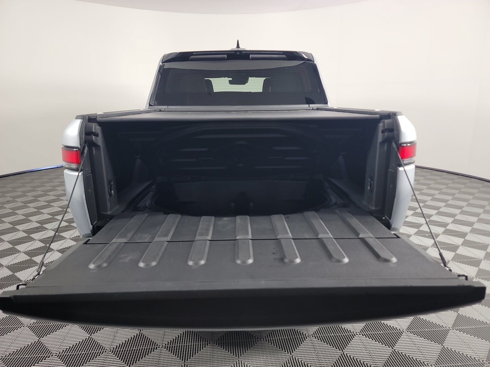 Used 2024 Rivian R1T Adventure Dual AWD/4WD image 15