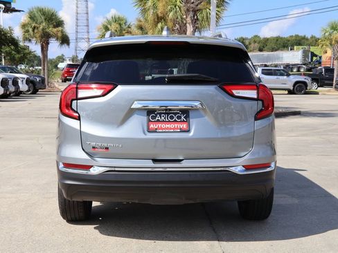 Used 2024 GMC Terrain SLT image 20