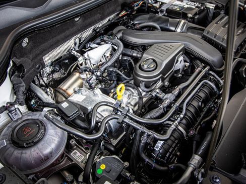 New 2026 Volkswagen Taos SE image 22