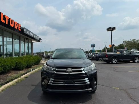 Used 2018 Toyota Highlander Limited Platinum AWD/4WD image 2