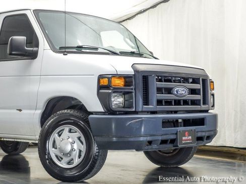 Used 2013 Ford E-250 and Econoline 250 w/ PWR Group RWD image 2
