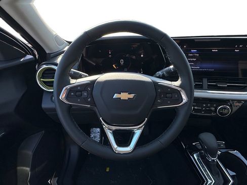 New 2026 Chevrolet Trax LT w/ Sunroof Package image 12