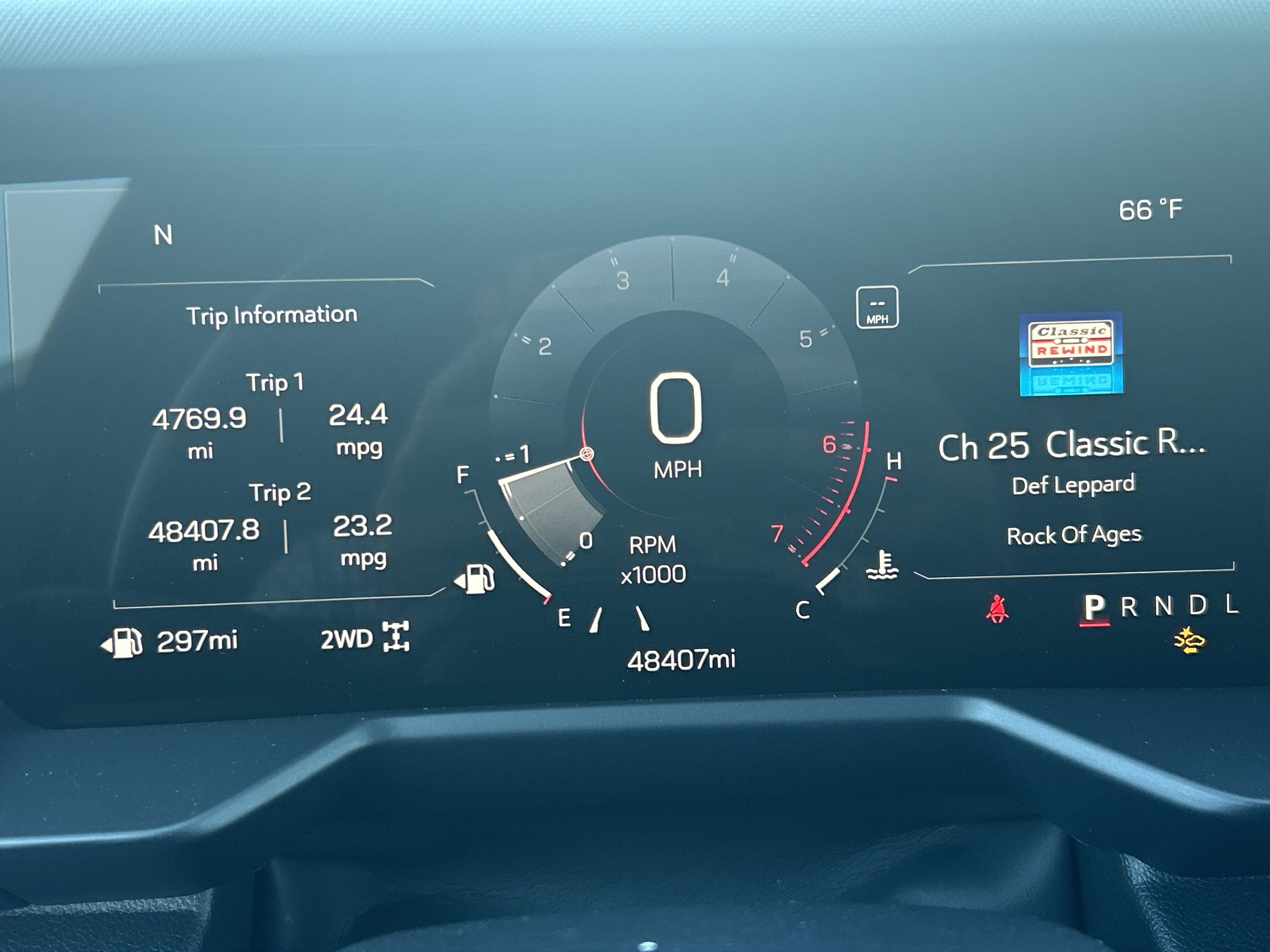 Used 2024 GMC Acadia AT4 w/ Luxury Package AWD/4WD image 35