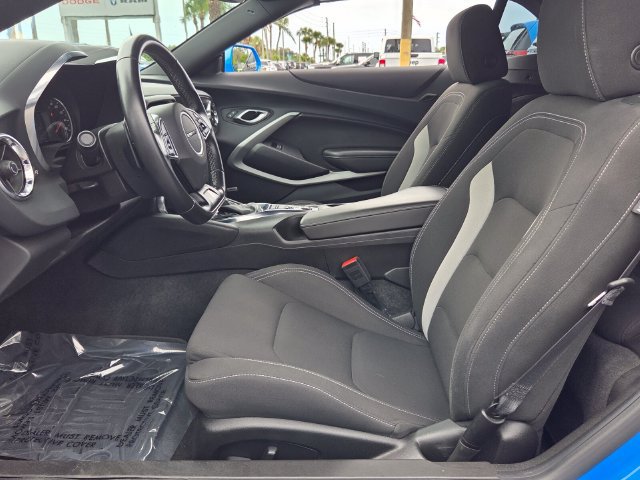 Used 2023 Chevrolet Camaro LT w/ Technology Package RWD image 10