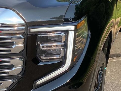 Used 2023 GMC Sierra 1500 Denali w/ Denali Reserve Package AWD/4WD image 5