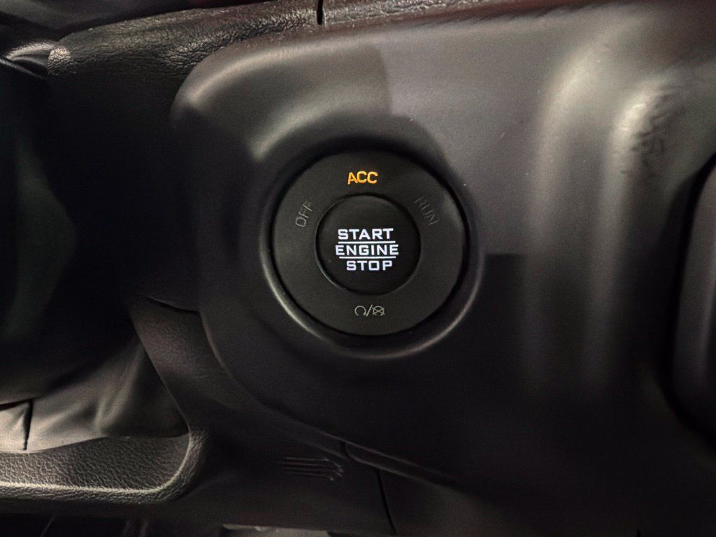 Used 2022 Jeep Wrangler Unlimited Rubicon w/ LED Lighting Group AWD/4WD image 17
