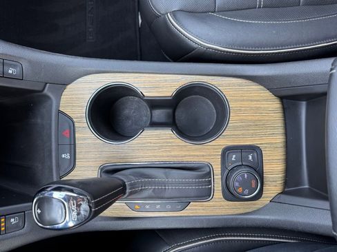 Used 2019 GMC Acadia Denali image 30