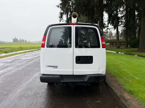 Used 2013 Chevrolet Express 2500 image 4
