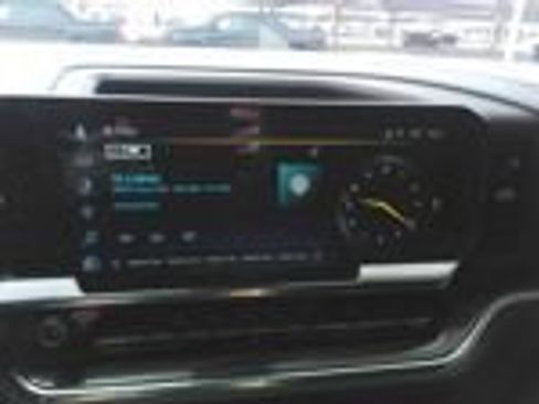 Used 2025 Chevrolet Silverado 2500 LT w/ Convenience Package image 7