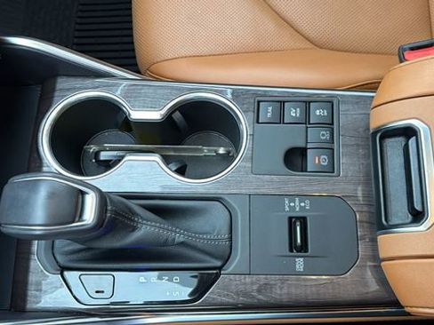Used 2023 Toyota Highlander Platinum image 15
