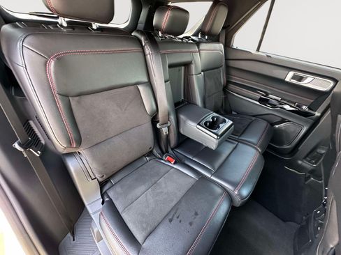 Used 2023 Ford Explorer ST-Line AWD/4WD image 24
