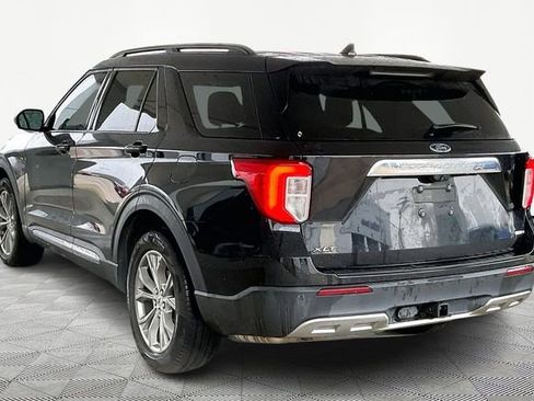 Used 2020 Ford Explorer XLT w/ Equipment Group 202A image 4