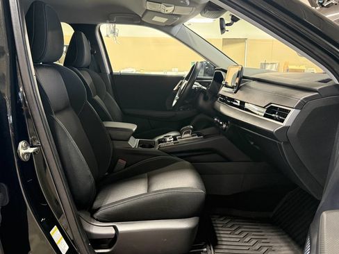 Used 2024 Mitsubishi Outlander ES FWD image 13