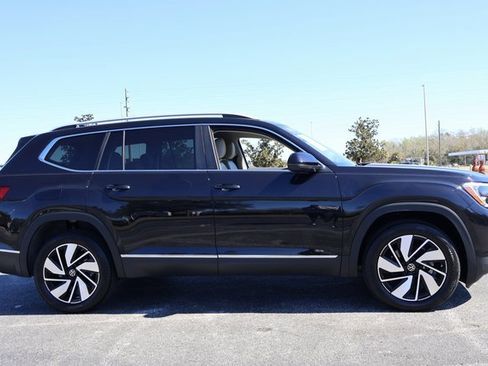 Certified 2025 Volkswagen Atlas SEL image 8