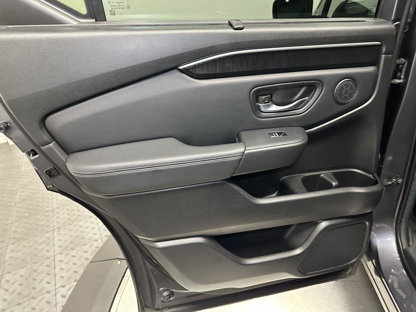 Certified 2024 Honda Pilot Elite image 30