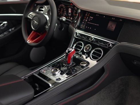 Used 2024 Bentley Continental GT image 37