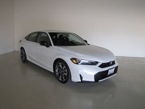 Used 2025 Honda Civic Sport Touring image 3