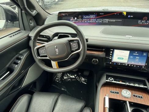 New 2026 Lincoln Navigator Black Label AWD/4WD image 14