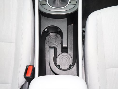 Used 2025 Hyundai Kona SEL image 19