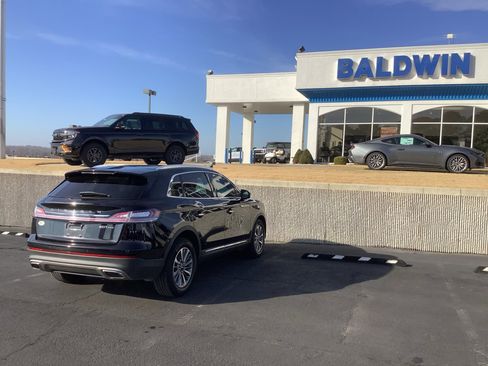 Used 2020 Lincoln Nautilus Reserve image 7