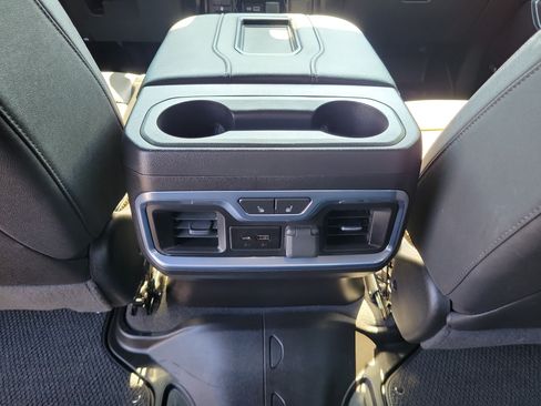 Used 2022 GMC Sierra 2500 AT4 w/ AT4 Premium Plus Package AWD/4WD image 10