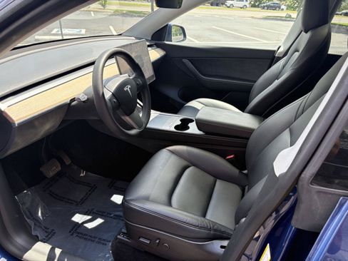 Used 2022 Tesla Model Y Long Range AWD/4WD image 16